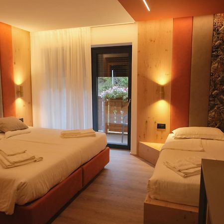 Flos Hotel 모에나 외부 사진