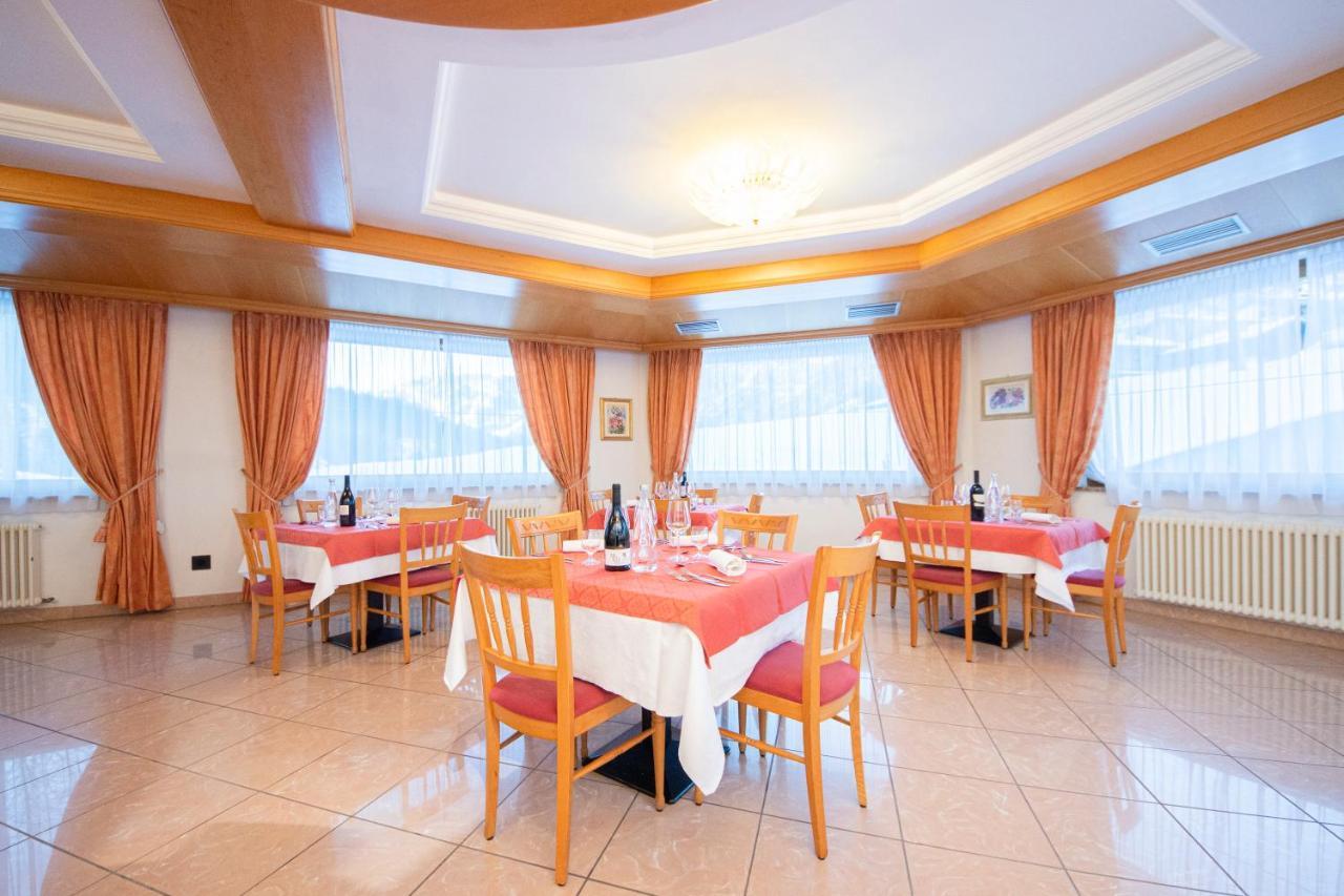 Flos Hotel 모에나 외부 사진