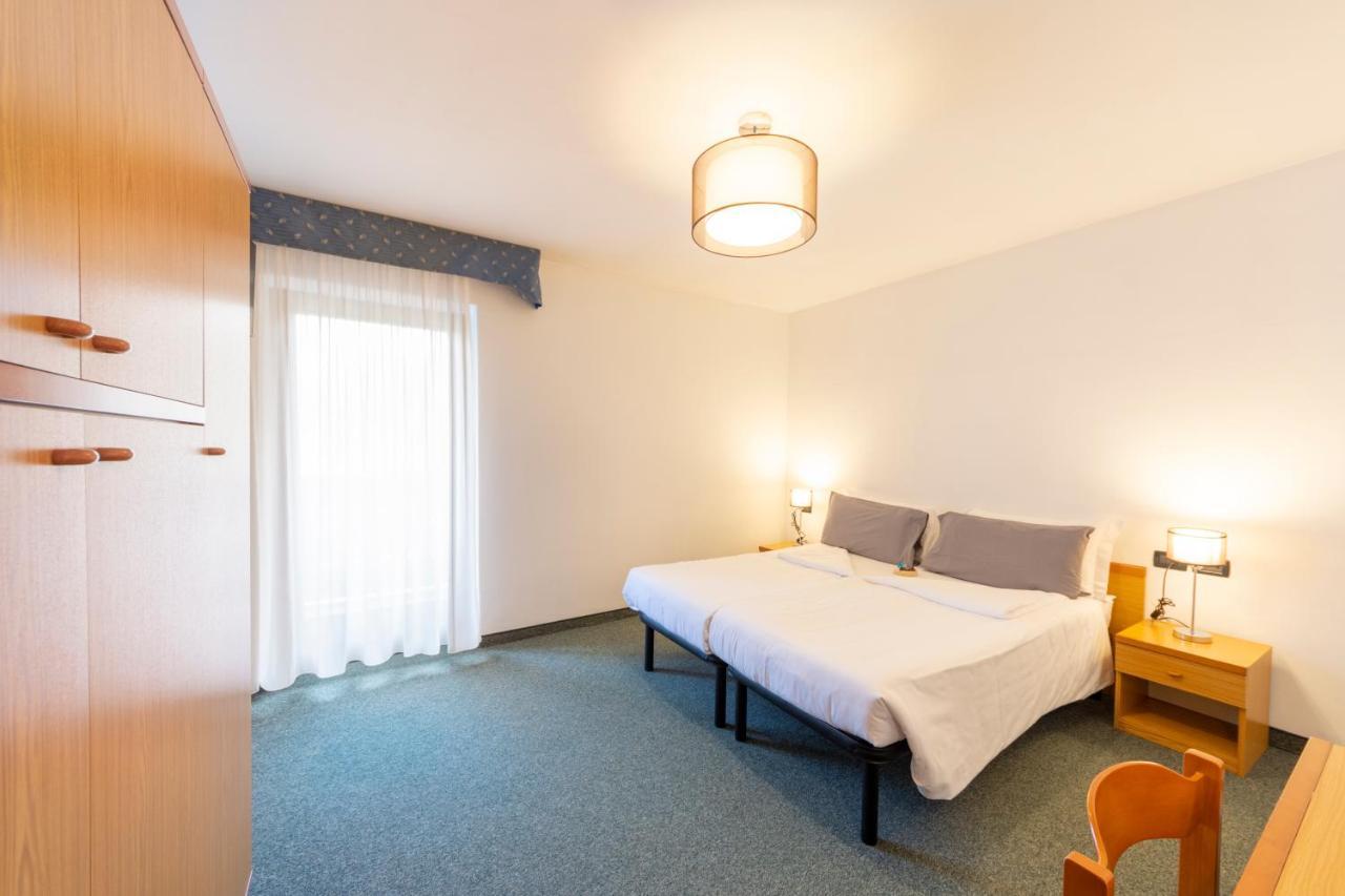 Flos Hotel 모에나 외부 사진