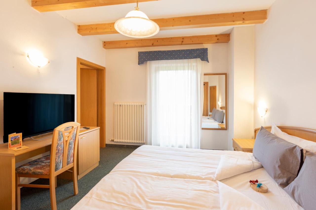 Flos Hotel 모에나 외부 사진