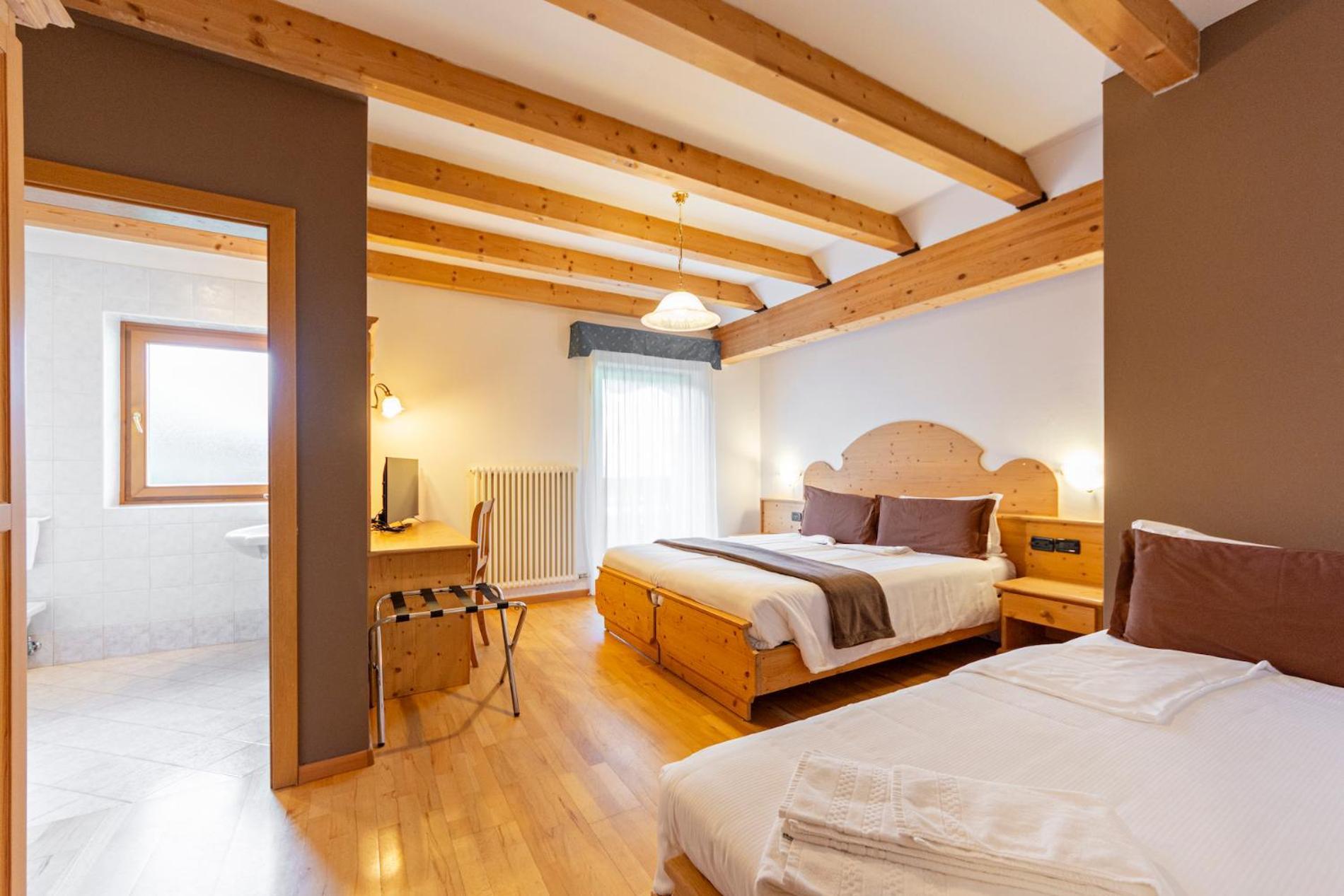 Flos Hotel 모에나 외부 사진
