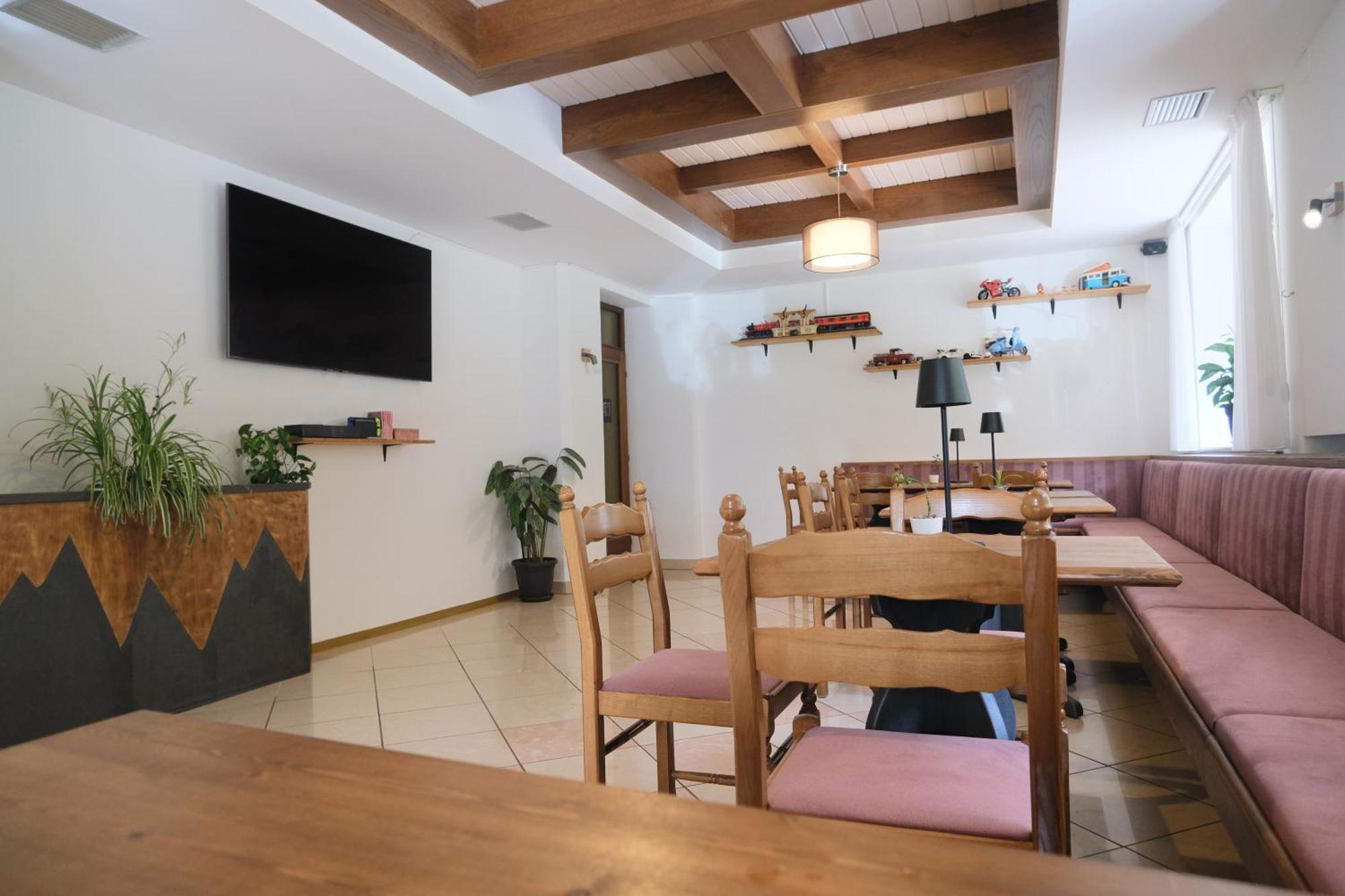 Flos Hotel 모에나 외부 사진